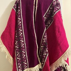 Gorgeous Sisandina handcrafted wool poncho